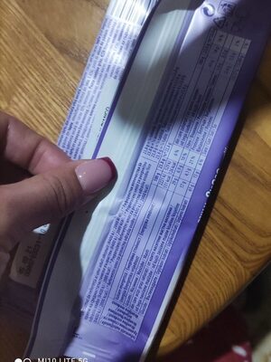 Milka Bubbly Milk & White Chocolate Bar 95g (Pack of 1)